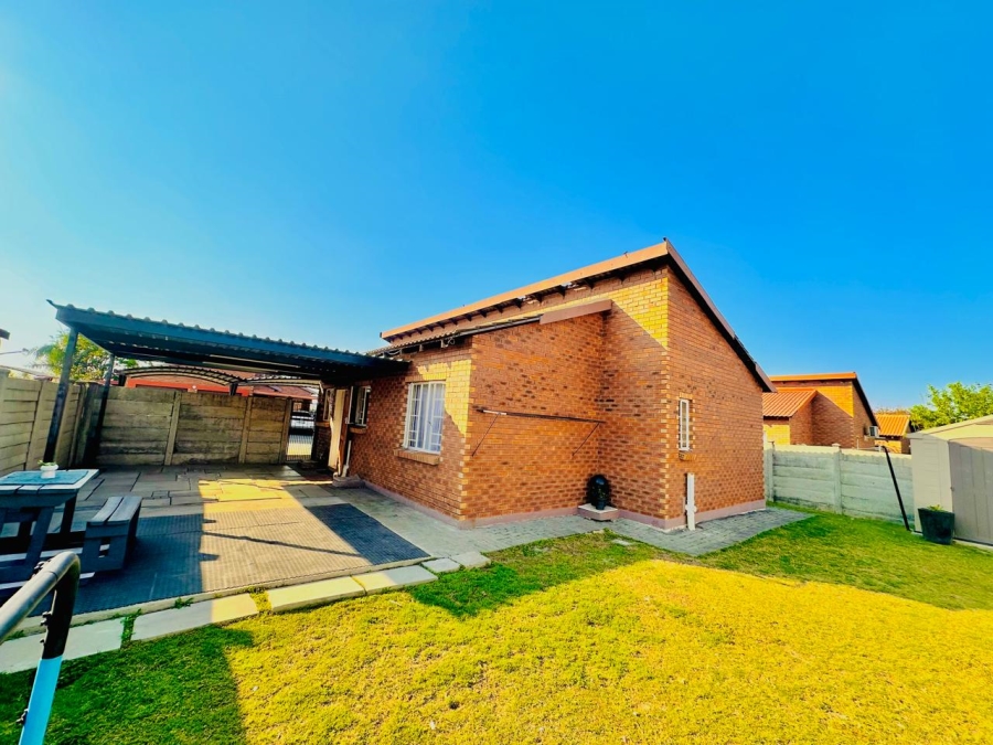 3 Bedroom Property for Sale in Waterval East North West